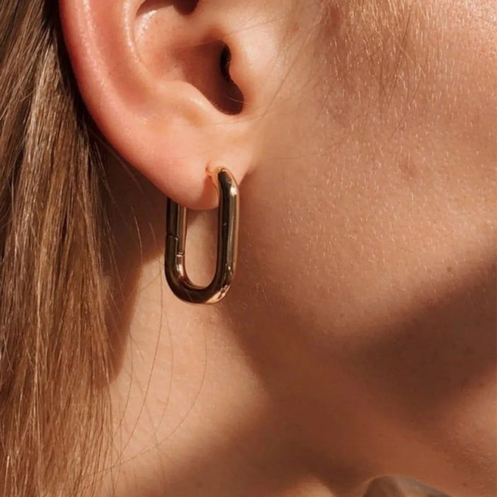 Uシェイプ フープピアス