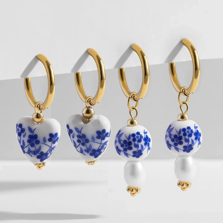 ブルー＆ホワイト ハートフープピアス